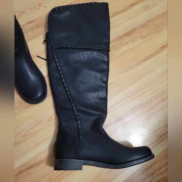 Knee high boots - Picture 7 of 9